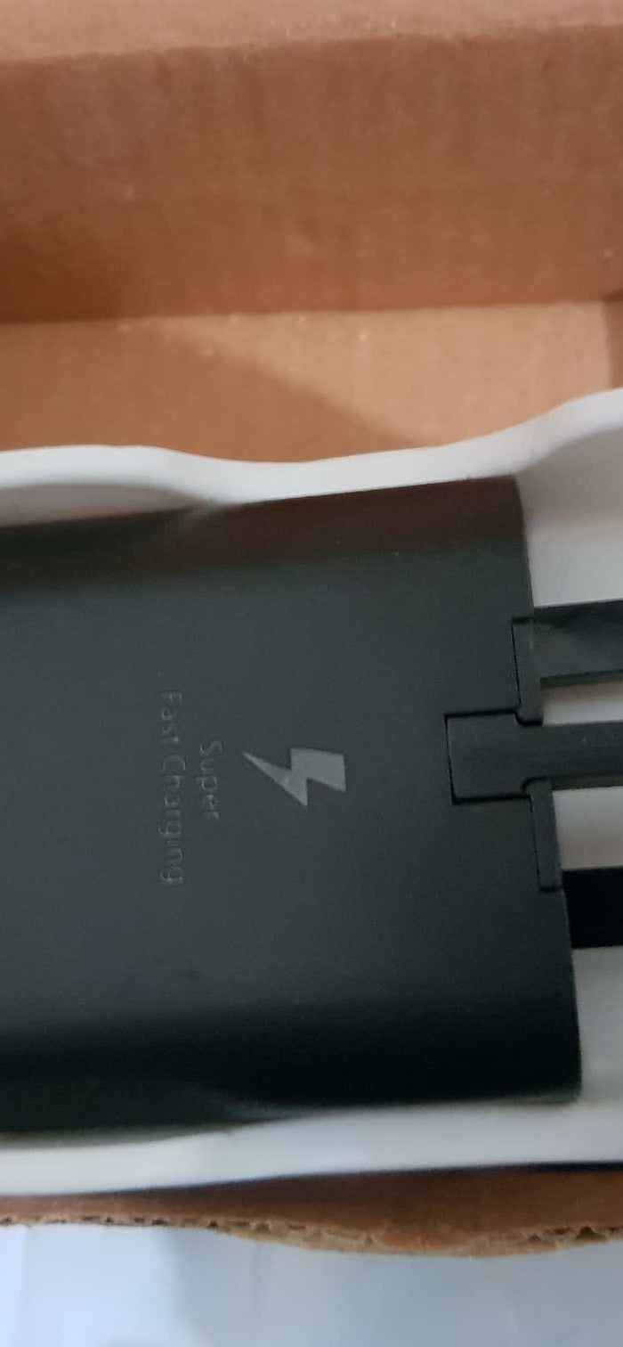 <h1><strong>best quality</strong></h1><h3>‘‘best quality charger hai original pack hai packing bhi achi hain and best price pe mila’’</h3><h4>⭐⭐⭐⭐⭐<br/></h4><p>kamraan</p><p></p><p><br/></p>